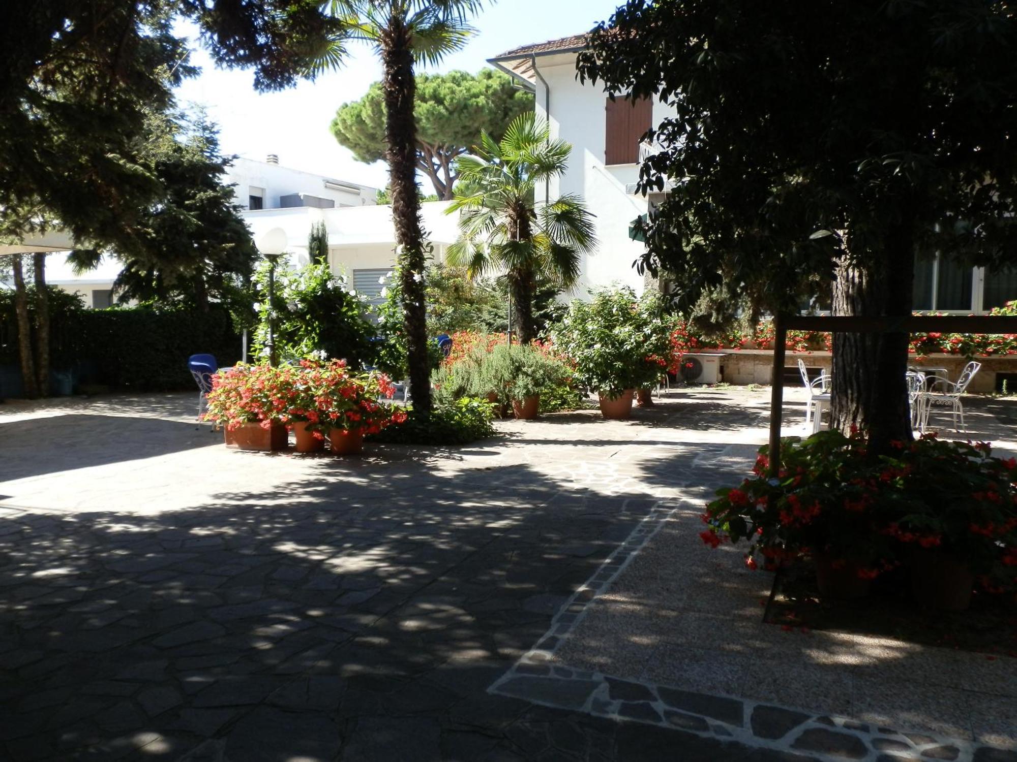 Hotel Nautic B&B Bellaria-Igea Marina Exterior foto