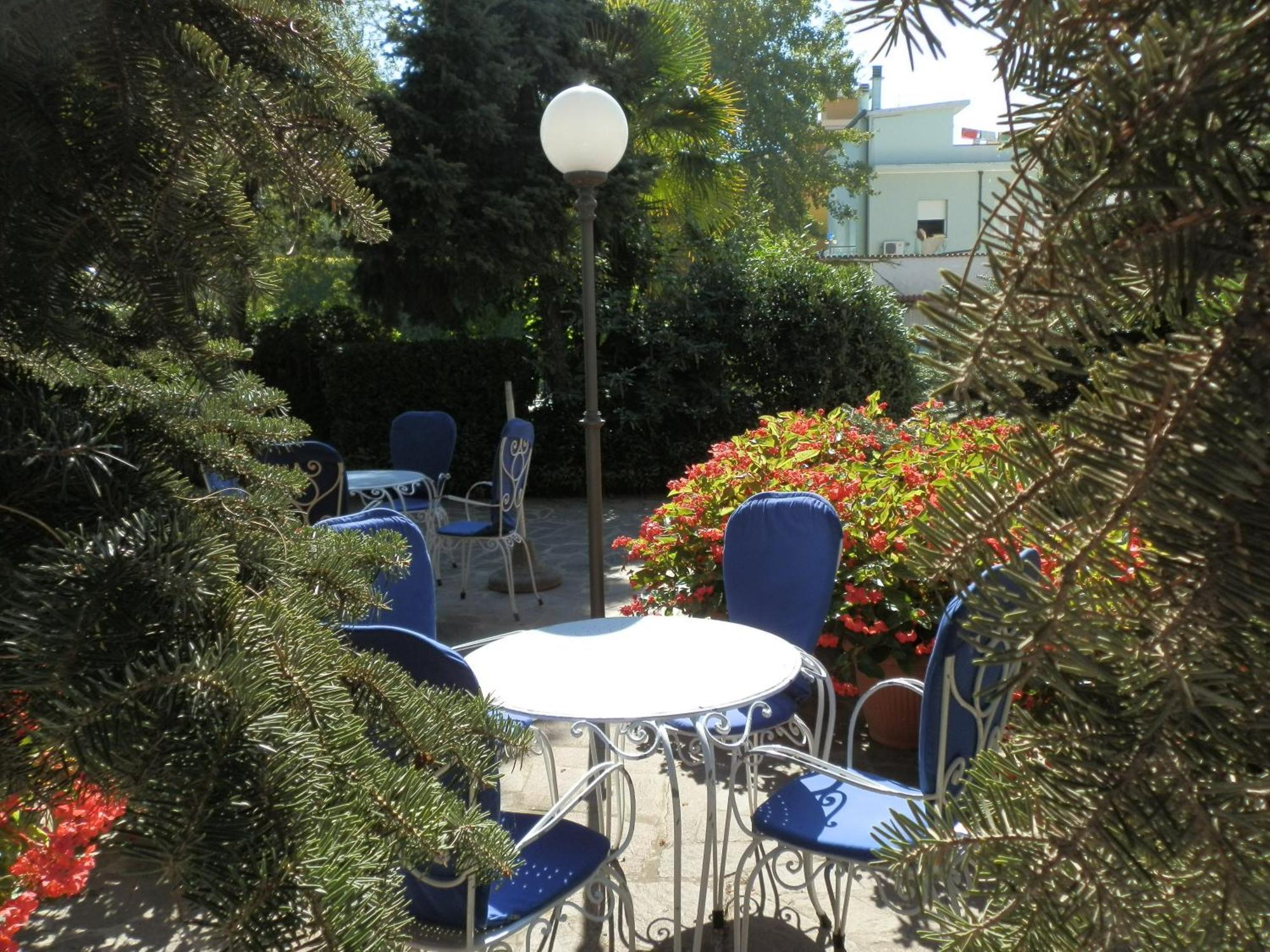 Hotel Nautic B&B Bellaria-Igea Marina Exterior foto
