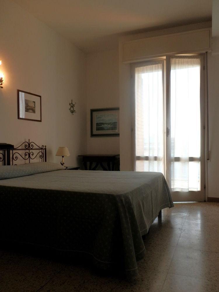 Hotel Nautic B&B Bellaria-Igea Marina Exterior foto