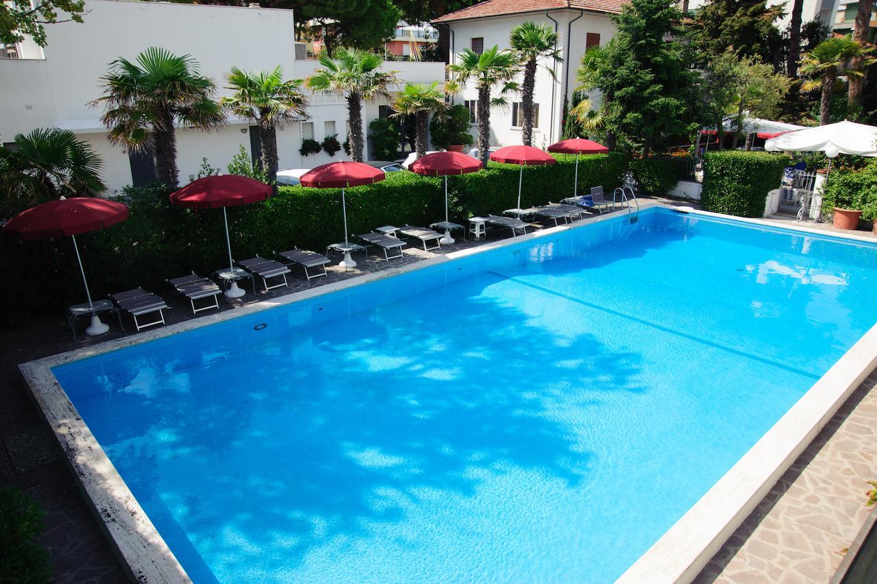 Hotel Nautic B&B Bellaria-Igea Marina Exterior foto